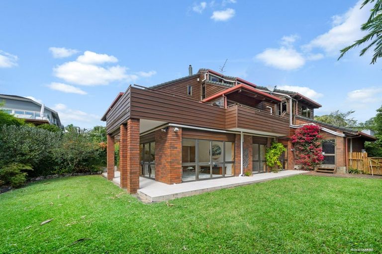 Photo of property in 2/60 Aberdeen Road, Campbells Bay, Auckland, 0620