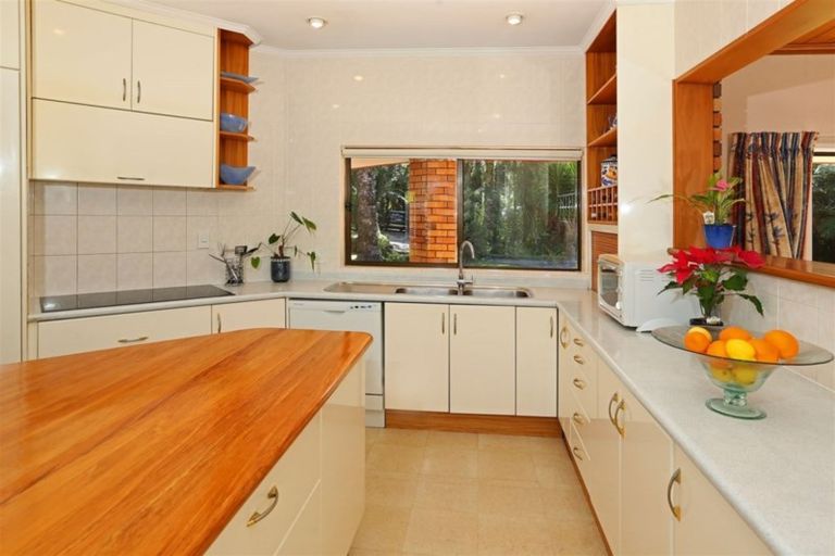 Photo of property in 789 Scenic Drive, Henderson Valley, Auckland, 0612