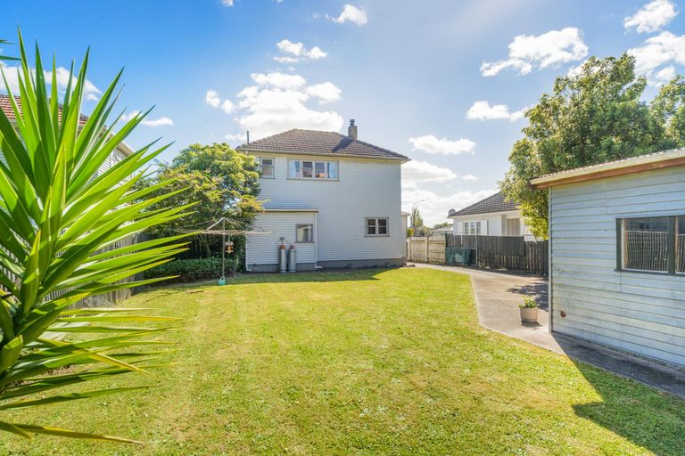 Photo of property in 126 Rangiora Avenue, Roslyn, Palmerston North, 4414