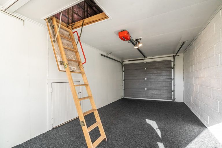 Photo of property in 2/11 Winscombe Street, Belmont, Auckland, 0622