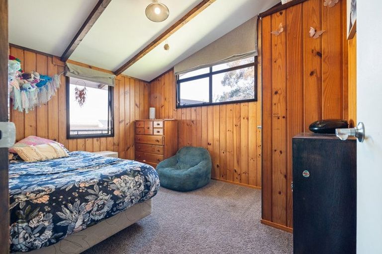 Photo of property in 6 Colonial Place, Kelvin Grove, Palmerston North, 4414