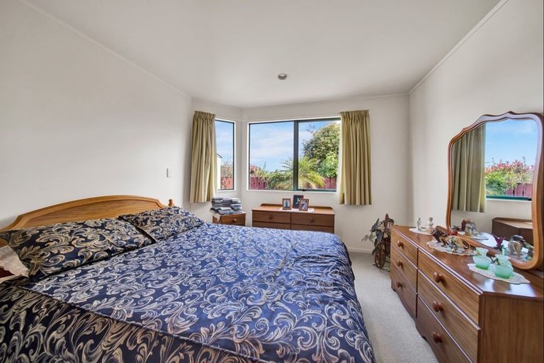 Photo of property in 3a Hillcrest Street, Glen Avon, New Plymouth, 4312