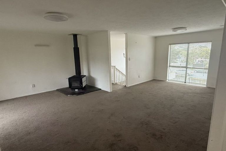 Photo of property in 19 Crosby Road, West Harbour, Auckland, 0618