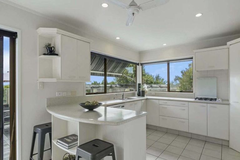 Photo of property in 370 Point View Drive, Shamrock Park, Auckland, 2016