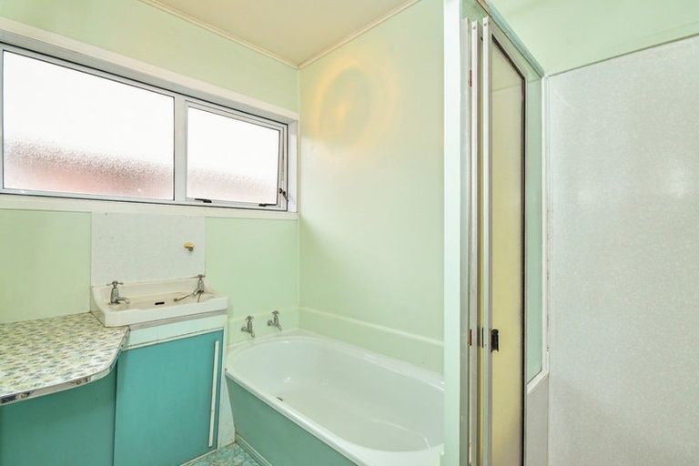 Photo of property in 30 Lynmore Drive, Hillpark, Auckland, 2102