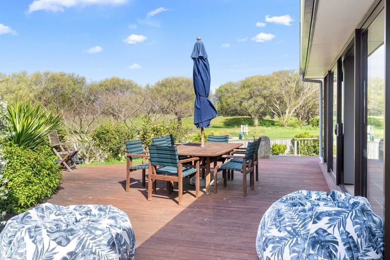 Photo of property in 38 Titoki Road, Waikanae Beach, Waikanae, 5036