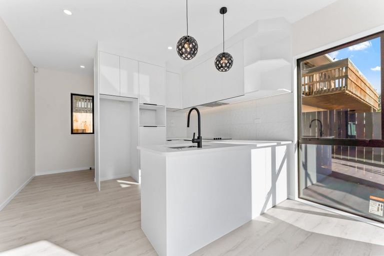 Photo of property in 19b Red Beach Road, Red Beach, 0932