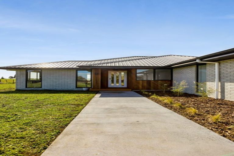 Photo of property in 62 Aratapu Street, Waitara, 4320