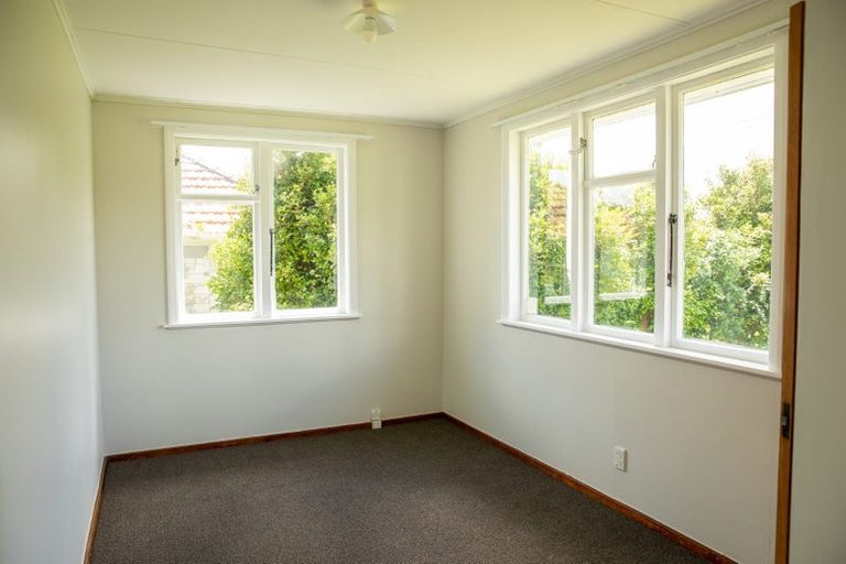 Photo of property in 37 Hillary Crescent, Belmont, Auckland, 0622