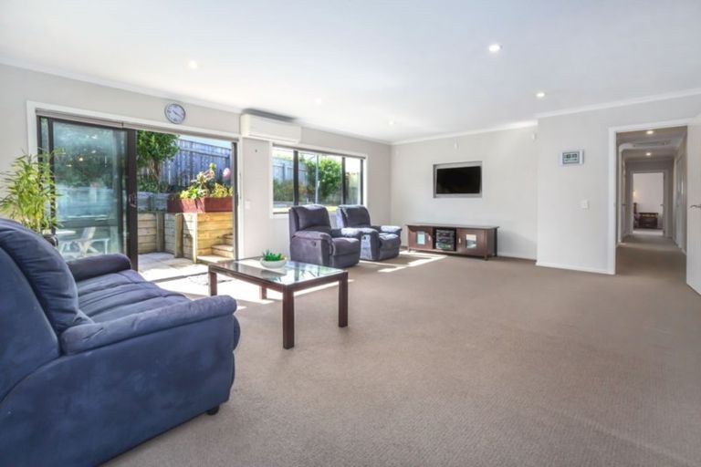 Photo of property in 25 Kaimai Place, Aotea, Porirua, 5024