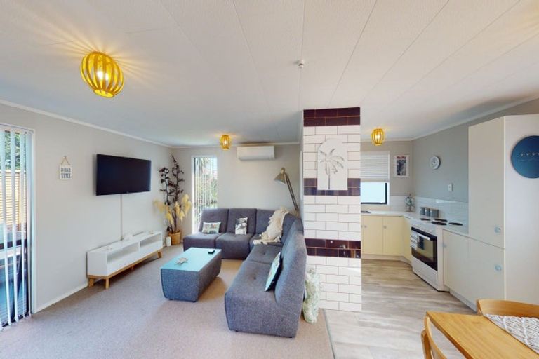 Photo of property in 120 Park Avenue, Waitarere Beach, Levin, 5510