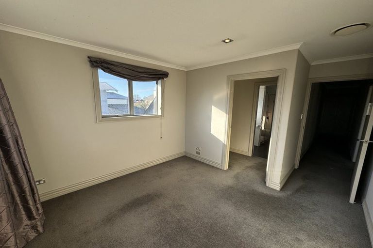 Photo of property in 38 Aikmans Road, Merivale, Christchurch, 8014