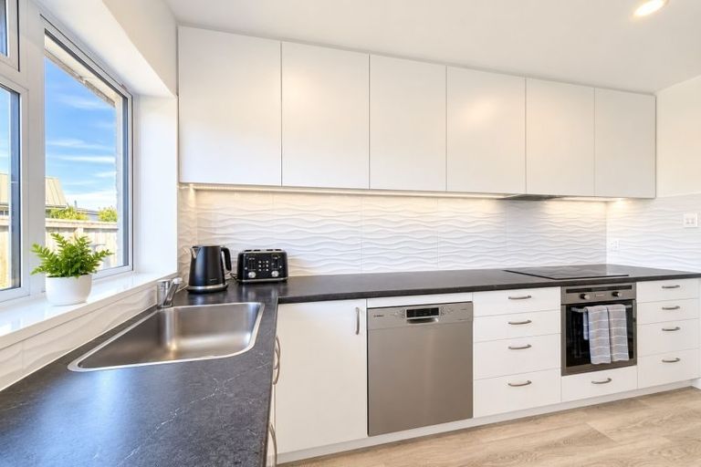 Photo of property in 2/7 Bencard Place, Hoon Hay, Christchurch, 8025