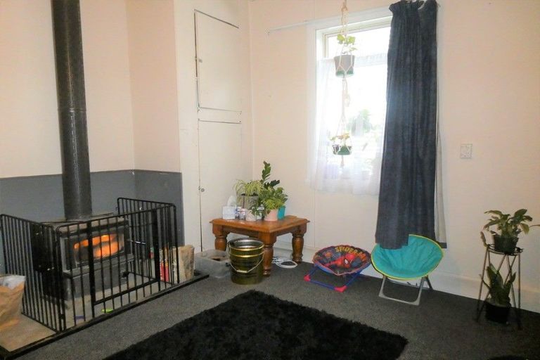 Photo of property in 16 Threadneedle Street, Greymouth, 7805