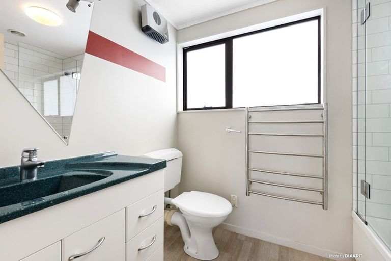 Photo of property in 36 Ashton Fitchett Drive, Brooklyn, Wellington, 6021