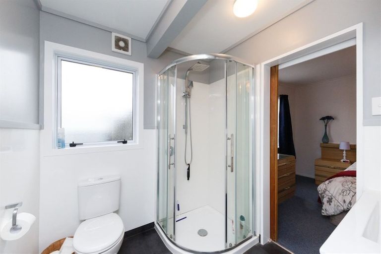 Photo of property in 11 Leander Place, Milson, Palmerston North, 4414