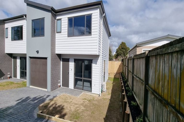 Photo of property in 425f Great South Road, Opaheke, Papakura, 2113