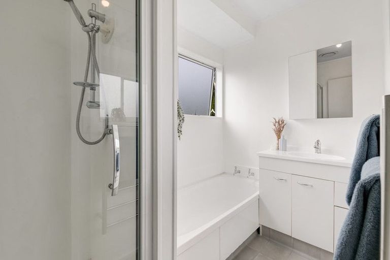 Photo of property in 129 Awaroa Road, Helensville, 0800