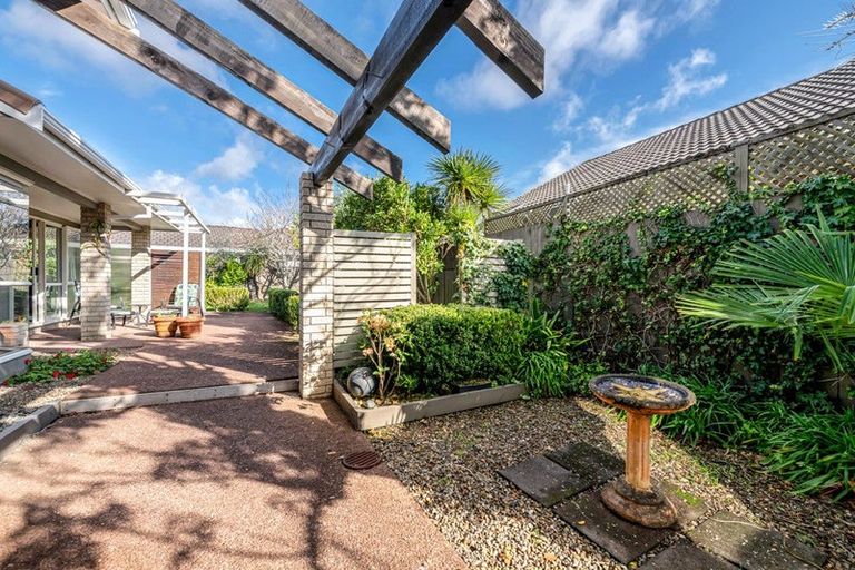 Photo of property in 5 Bronte Place, Somerville, Auckland, 2014