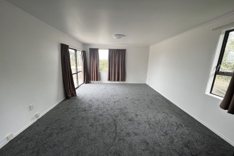 Photo of property in 18 Panzic Place, Glen Eden, Auckland, 0602