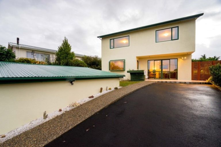 Photo of property in 48 Oxley Crescent, Broad Bay, Dunedin, 9014