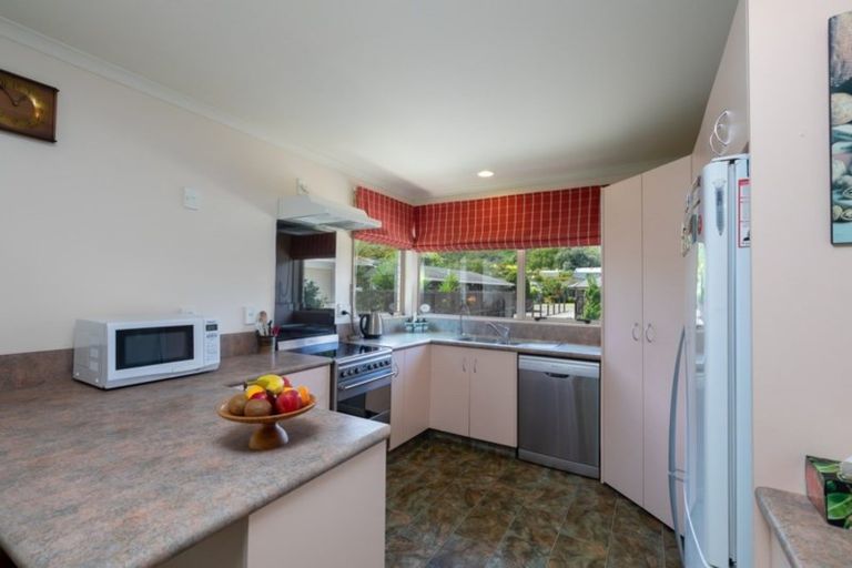 Photo of property in 20a Karu Crescent, Waikanae, 5036