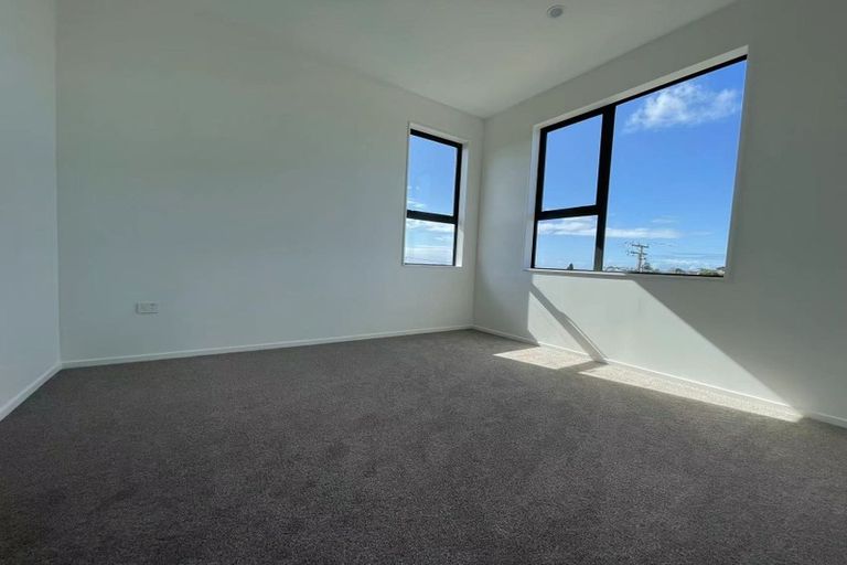 Photo of property in 1a Tui Glen Road, Birkenhead, Auckland, 0626