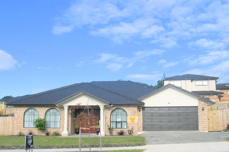 Photo of property in 16 Sapperton Drive, Henderson, Auckland, 0612