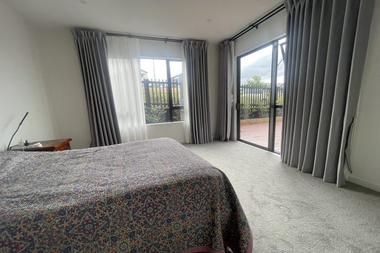 Photo of property in 15 Arawaru Avenue, Wainui, Silverdale, 0992