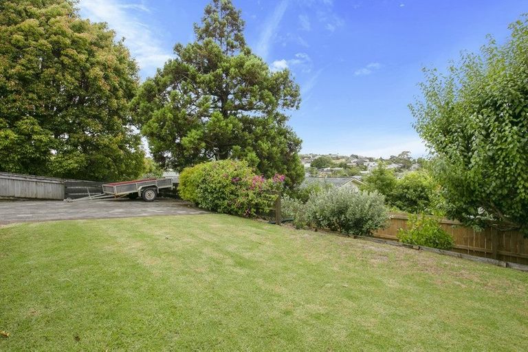 Photo of property in 10 Knightsbridge Drive, Forrest Hill, Auckland, 0620