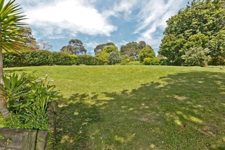 Photo of property in 20 Alexander Avenue, Torbay, Auckland, 0630