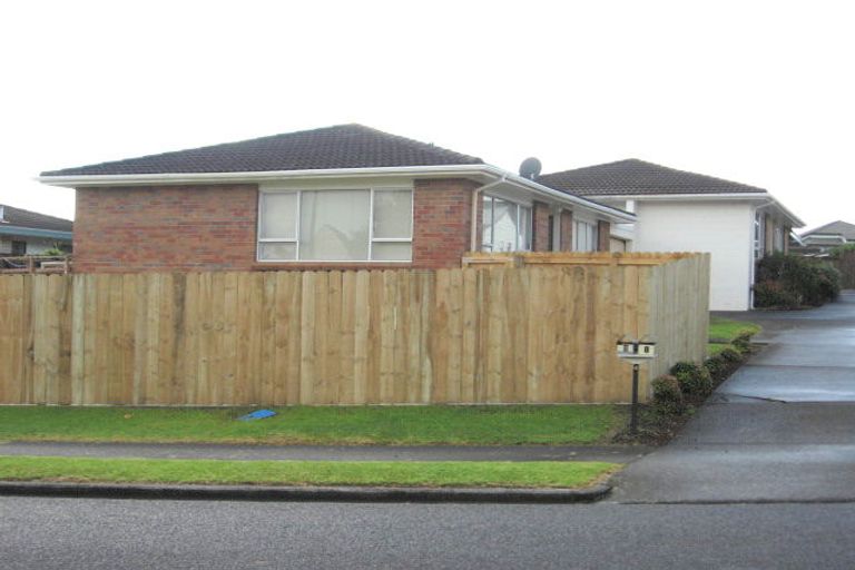 Photo of property in 1/4 Cairngorm Place, Highland Park, Auckland, 2010