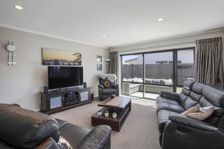 Photo of property in 59 Rosalie Terrace, Kelvin Grove, Palmerston North, 4414