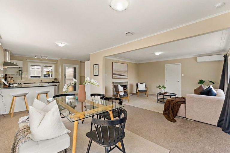 Photo of property in 24 Mackenzie Street, Te Atatu South, Auckland, 0610
