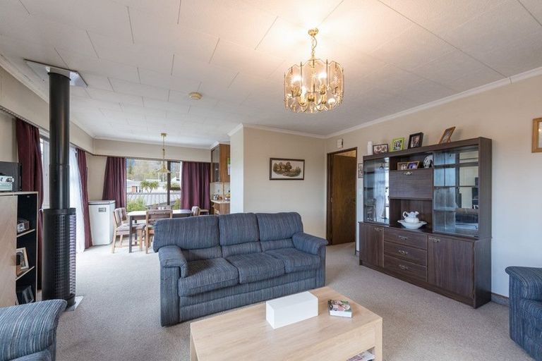 Photo of property in 2 Andrew Street, Stoke, Nelson, 7011