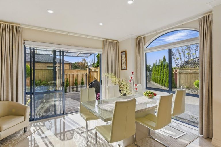 Photo of property in 41 Holcombe Drive, Paraparaumu, 5032