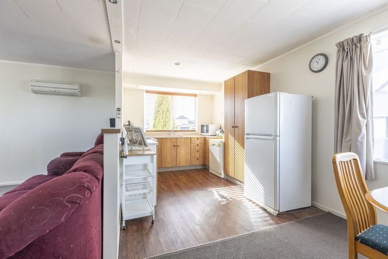 Photo of property in 16 Perrin Place, Kelvin Grove, Palmerston North, 4414