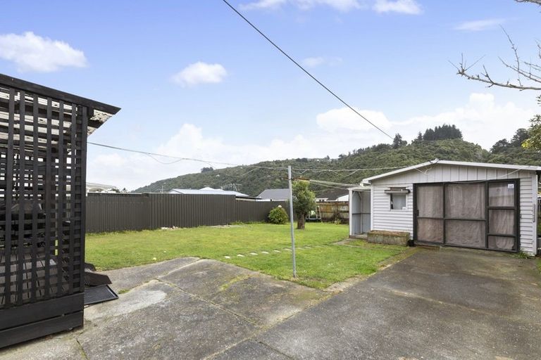 Photo of property in 51 Compton Crescent, Taita, Lower Hutt, 5011