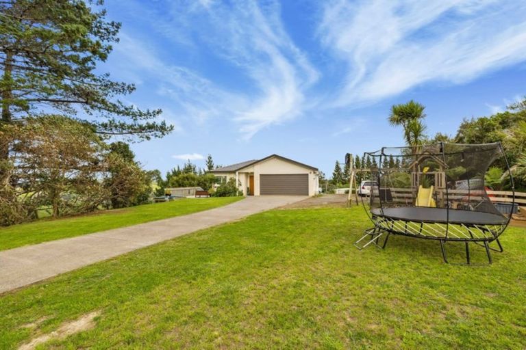 Photo of property in 233 Whitehills Road, Waitoki, Silverdale, 0994