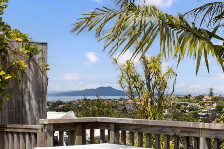 Photo of property in 5/254 Glenvar Road, Torbay, Auckland, 0630