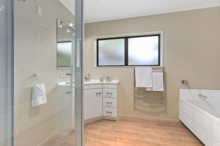 Photo of property in 6 Larkspur Court, The Gardens, Auckland, 2105