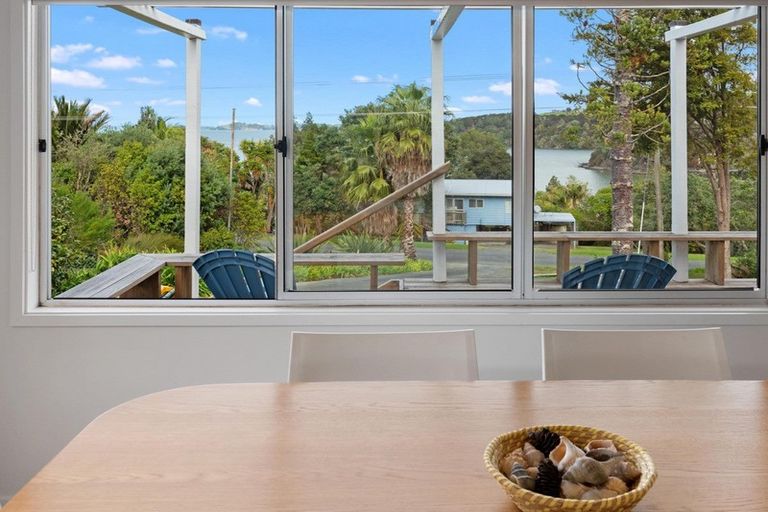 Photo of property in 5 Clinton Road, Tawharanui Peninsula, Warkworth, 0986