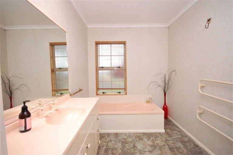 Photo of property in 124 Lakewood Drive, Nukuhau, Taupo, 3330