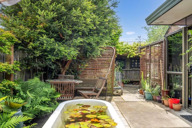 Photo of property in 2/56 Aorangi Road, Bryndwr, Christchurch, 8053