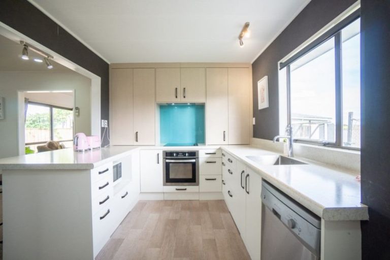 Photo of property in 35 Meadowbrook Drive, Cloverlea, Palmerston North, 4412