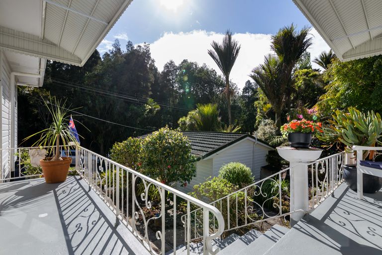 Photo of property in 31 Valley Road, Titirangi, Auckland, 0604