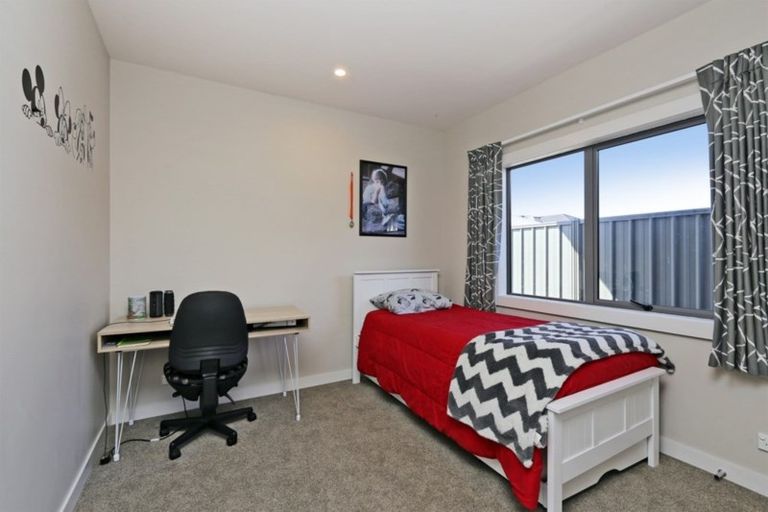 Photo of property in 12 Manganui Place, Te Awa, Napier, 4110