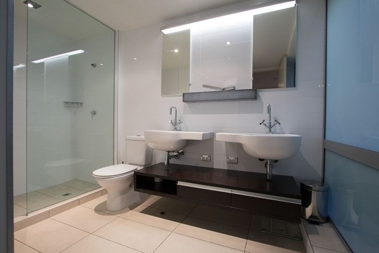 Photo of property in Dune, 2a/138 Oriental Parade, Oriental Bay, Wellington, 6011