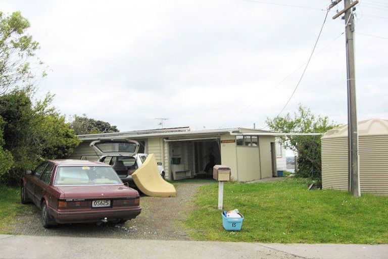 Photo of property in 13 Roberts Road, Matakatia, Whangaparaoa, 0930