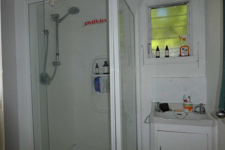 Photo of property in 6 Clonbern Place, Upper Riccarton, Christchurch, 8041